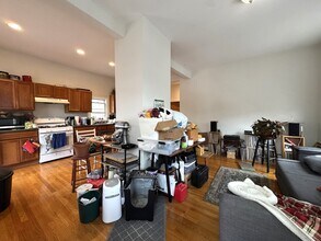 1 McLean Pl in Cambridge, MA - Building Photo - Building Photo