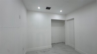 540 E 37th St in Hialeah, FL - Building Photo - Building Photo