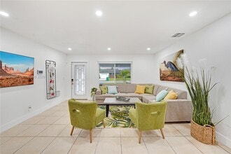 4711 SW 42nd Terrace in Fort Lauderdale, FL - Building Photo - Building Photo