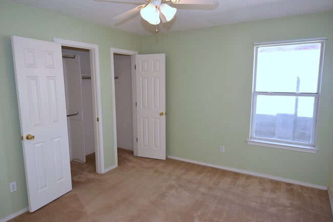 10327 Connemara Dr SW in Albuquerque, NM - Building Photo - Building Photo