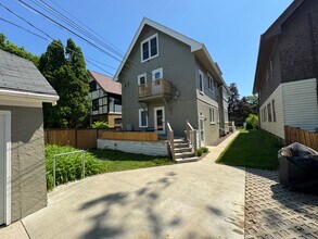 4481 N Frederick Ave, Unit Lower in Shorewood, WI - Building Photo - Building Photo