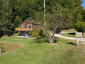 37 Sangamon Rd in Pittsford, VT - Building Photo - Building Photo