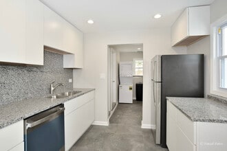 309 Glenwood Ave in McHenry, IL - Building Photo - Building Photo