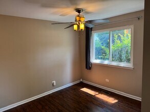 303 Newport Ln in Bartlett, IL - Building Photo - Building Photo