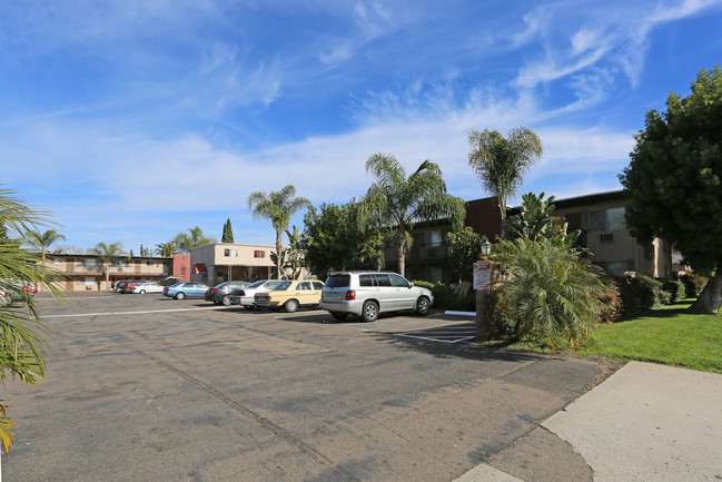 Park West Apartments in El Cajon, CA - Building Photo - Building Photo