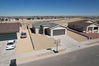 14573 Banana Yucca Ave in Horizon City, TX - Building Photo - Building Photo