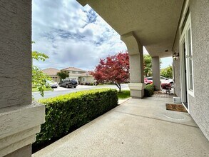 224 Marsalla Dr in Folsom, CA - Building Photo - Building Photo