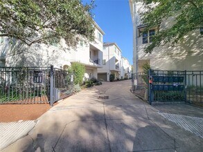 12 Hermann Park Ct in Houston, TX - Building Photo - Building Photo