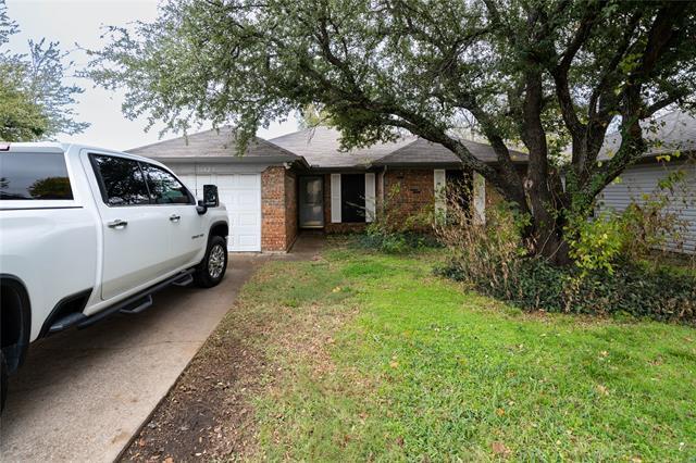 11323 Golden Triangle Cir in Fort Worth, TX - Building Photo