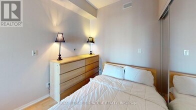 55-2355 Bremner Blvd in Toronto, ON - Building Photo - Building Photo
