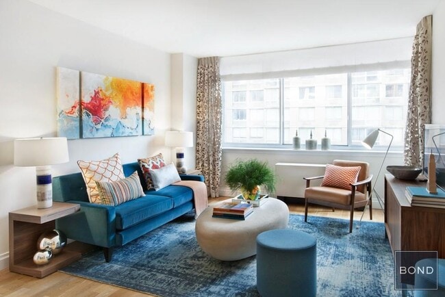 776 Sixth Avenue in New York, NY - Building Photo - Building Photo
