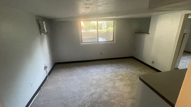 2342 E 13th St, Unit A in Des Moines, IA - Building Photo - Building Photo