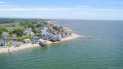 2155 Fairfield Beach Rd in Fairfield, CT - Foto de edificio - Building Photo