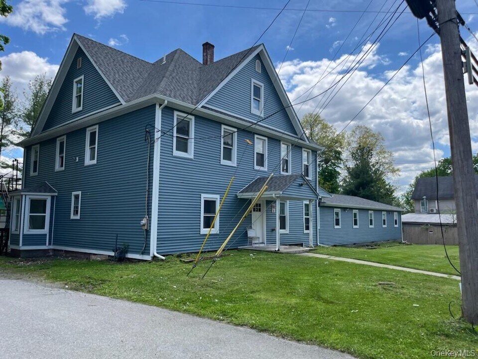 1256 North Ave in Beacon, NY - Building Photo