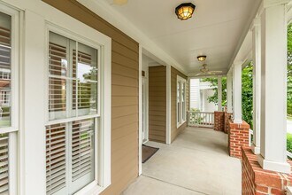 102 Westside Dr in Chapel Hill, NC - Building Photo - Building Photo