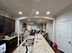 Spacious 2 Bed/2.5 Bath Condo in Prime Location! in College Station, TX - Foto de edificio - Building Photo