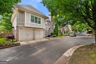 2041 Mendenhall Cir in Atlanta, GA - Building Photo - Building Photo