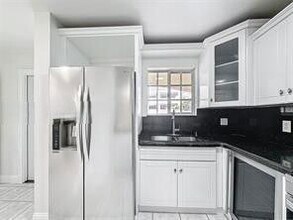 6753 NW 182nd St in Hialeah, FL - Building Photo - Building Photo