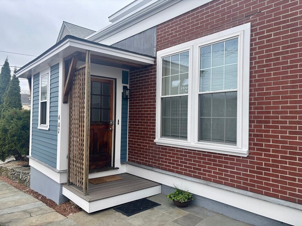 408 Main St, Unit #1 in Medford, MA - Building Photo