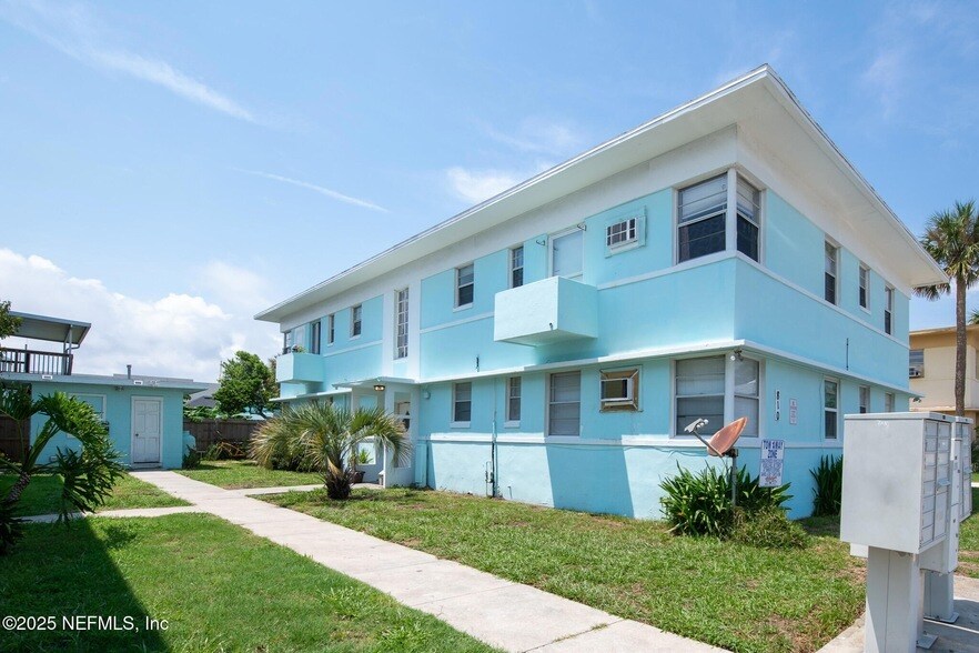 810 2nd St N in Jacksonville Beach, FL - Building Photo