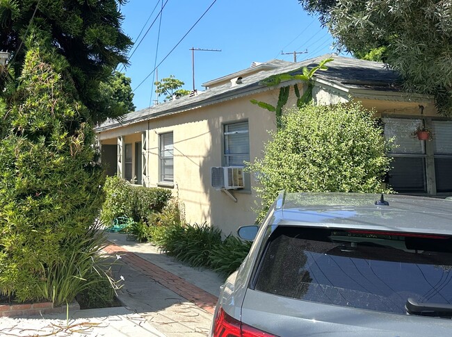 property at 1139 Amoroso Pl