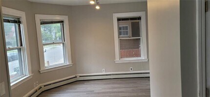 511 Angell St in Providence, RI - Foto de edificio - Building Photo