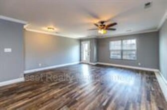 910 Warrior Hill Dr in Louisville, TN - Foto de edificio - Building Photo