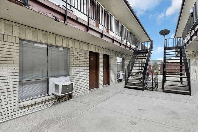 7211 Atwell Dr in Houston, TX - Building Photo - Building Photo