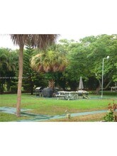 1450 Atlantic Shores Blvd in Hallandale Beach, FL - Building Photo - Building Photo