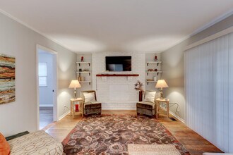 8016 Wallingwood Dr, Unit BEDROOM 2D in Indianapolis, IN - Building Photo - Building Photo