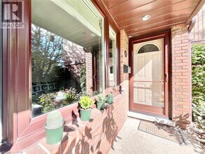 279 Sandowne Dr in Waterloo, ON - Building Photo - Building Photo