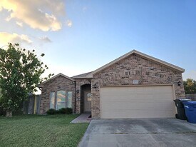 6214 Manresa Dr in Corpus Christi, TX - Building Photo