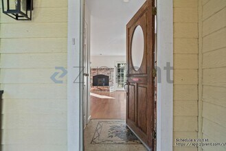 920 Belmont Way in Pinole, CA - Building Photo - Building Photo