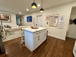 19-21 Bellevue St, Unit 1 in Waltham, MA - Building Photo - Building Photo