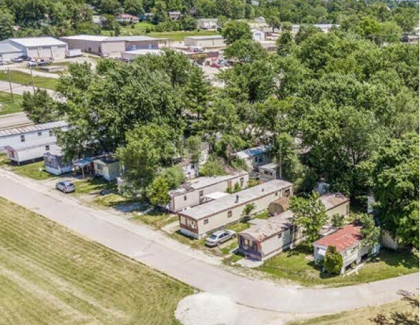 Apache Manor MHC in Jefferson City, MO - Building Photo