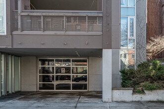 324 Saint Marks Ave in Brooklyn, NY - Foto de edificio - Building Photo