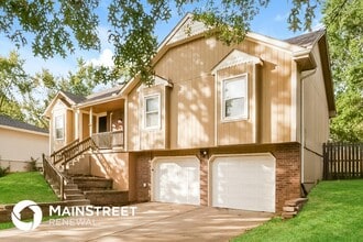 109 NW Chestnut St in Blue Springs, MO - Building Photo - Building Photo