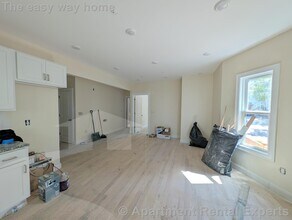 22 Holyoke Rd in Somerville, MA - Foto de edificio - Building Photo
