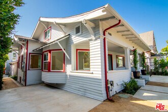 4612 Franklin Ave in Los Angeles, CA - Building Photo - Building Photo