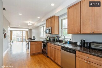 416 N Ada St in Chicago, IL - Building Photo - Building Photo