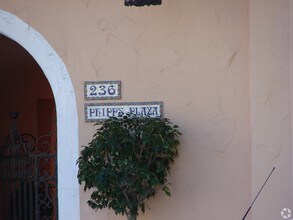 236 Phipps Plz in Palm Beach, FL - Foto de edificio - Building Photo