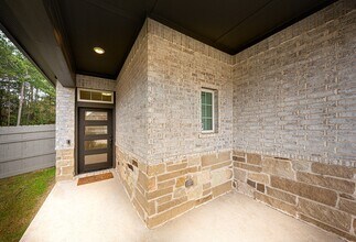 17459 Vino Vines Ln in Woodloch, TX - Building Photo - Building Photo