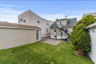 838 Roosevelt Ave in Secaucus, NJ - Building Photo - Building Photo