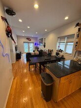 1119 W Addison St in Chicago, IL - Building Photo - Building Photo
