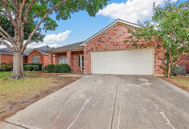 12913 Honey Locust Cir in Euless, TX - Foto de edificio - Building Photo