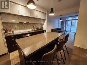 8 Mercer St in Toronto, ON - Building Photo - Building Photo