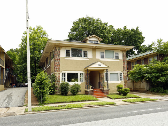 1772 Poplar Ave in Memphis, TN - Foto de edificio - Building Photo