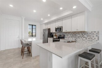 18028 Gawthrop Dr, Unit 304 in Bradenton, FL - Foto de edificio - Building Photo