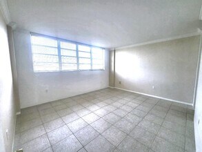 800 West Ave, Unit 506 in Miami Beach, FL - Building Photo - Building Photo