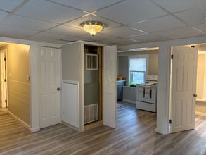 53 School St in Milford, MA - Foto de edificio - Building Photo